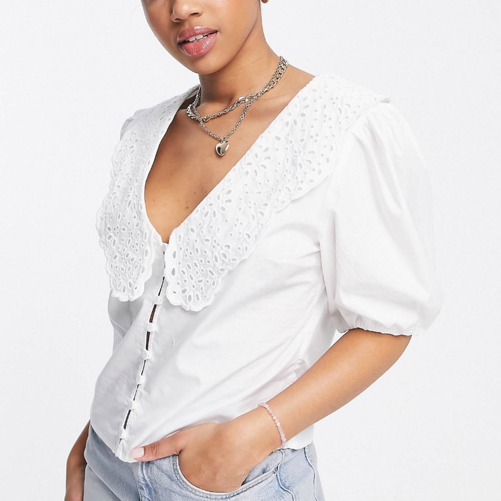 Abercrombie & Fitch lace collar top
